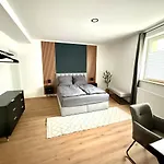 Modern In 13001 Apartment *