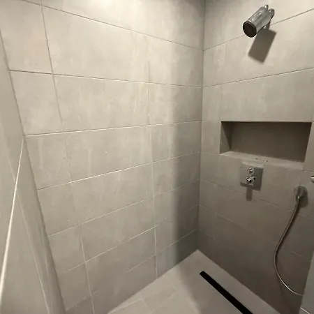Modern In 13001 Apartment