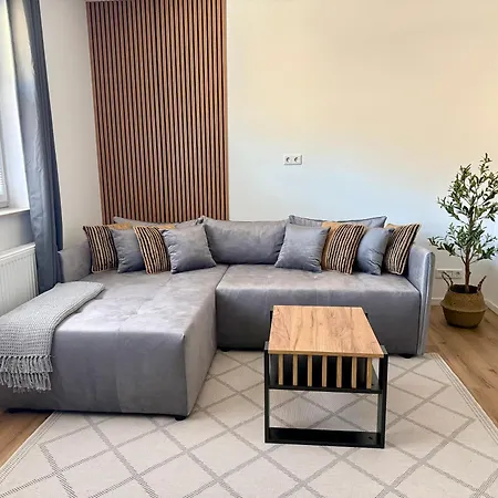 Modern In 13001 Apartment *