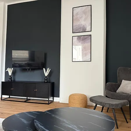 Modern In 13001 Apartment