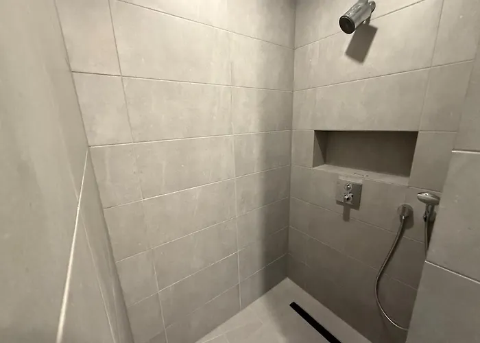 Modern In 13001 Lejlighed